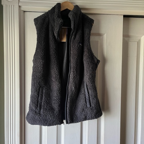 Patagonia. Los Gatos vest. Size M. Perfect condition. New with tags. - Picture 7 of 8